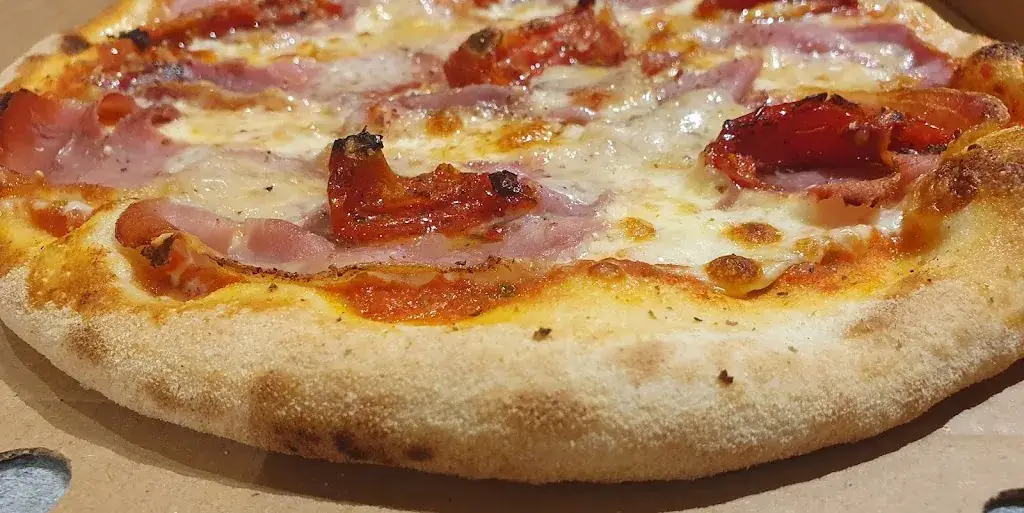 Pata Pizza_Montholon_slider_image_3