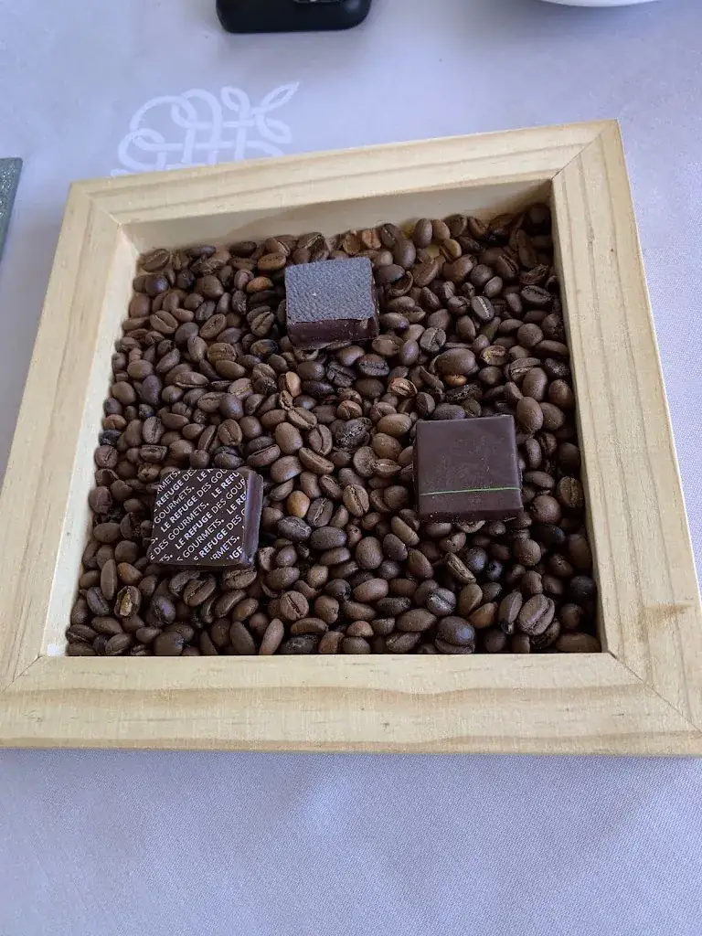 Anton Muller_REFUGE DES GOURMETS_Machilly_review