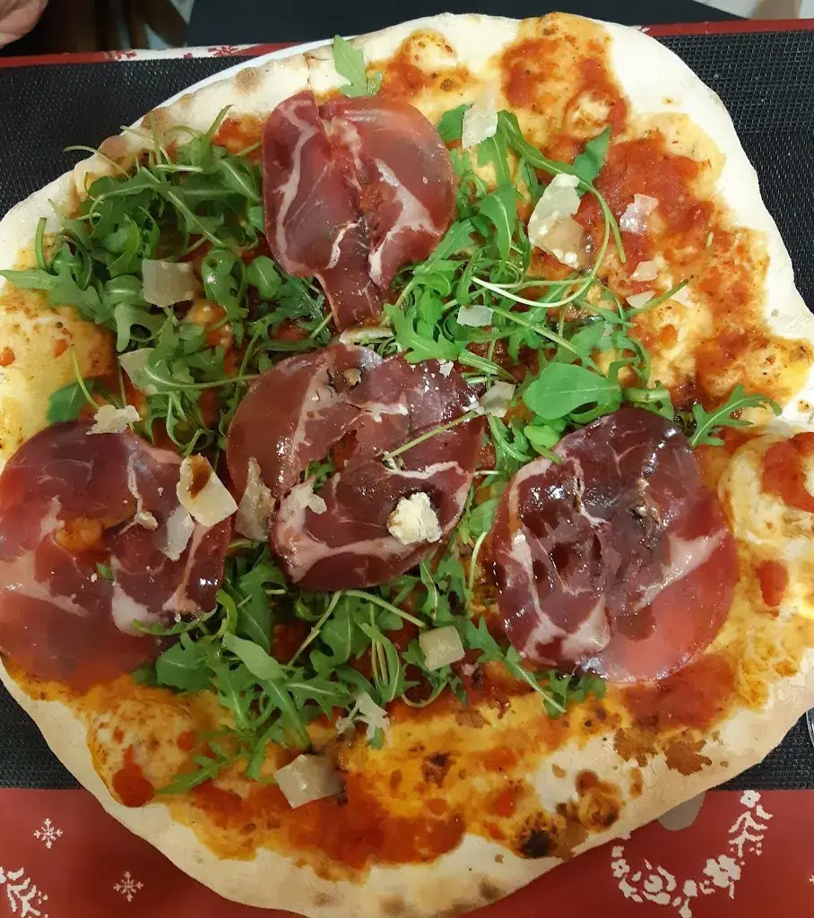 Julie lemire_Le Parpaillou, cuisine italienne & Pizza artisanale_Villard-de-Lans_review