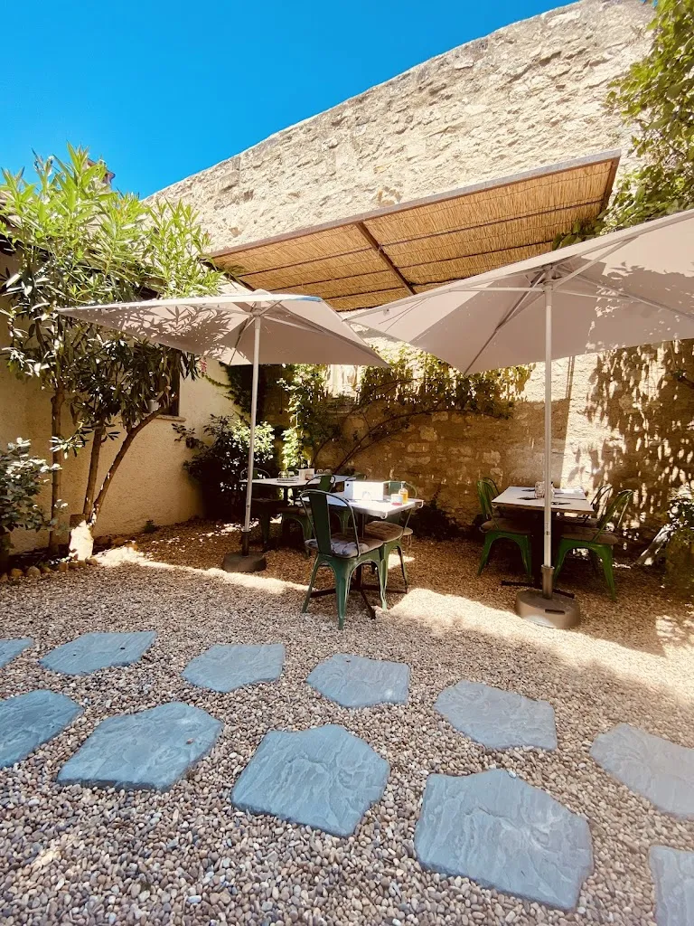 Karen Dearlove_Flo's restaurant_Villeneuve-lès-Avignon_review