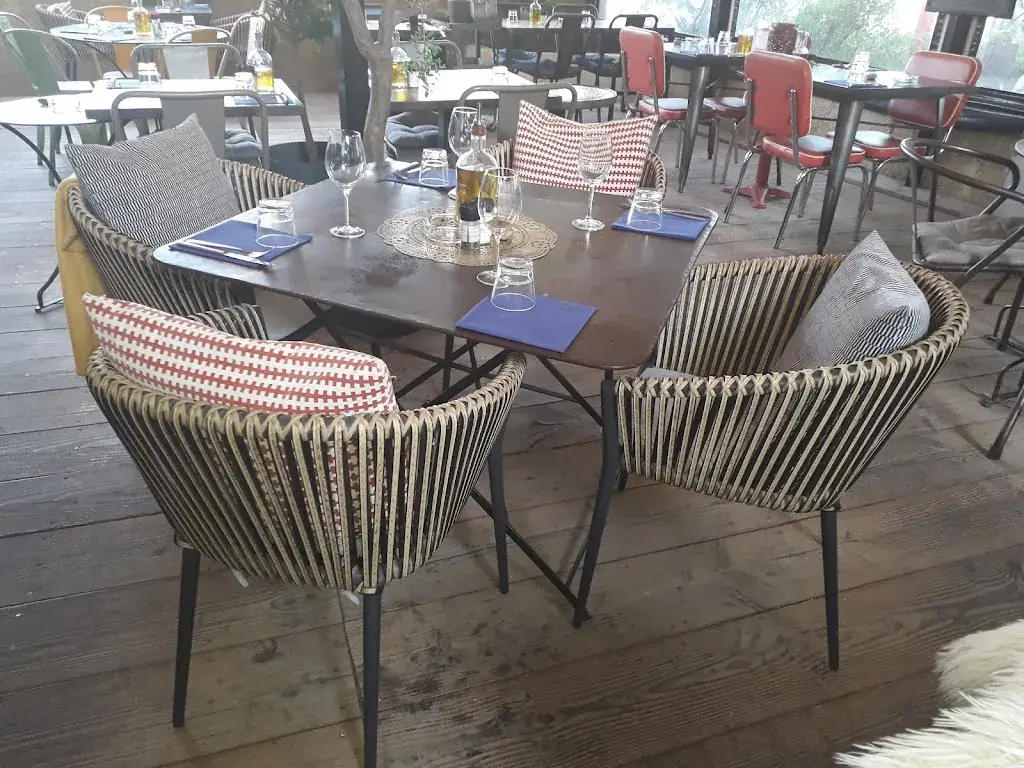 La Petite Cuillère Restaurant in Villeneuve-lès-Avignon