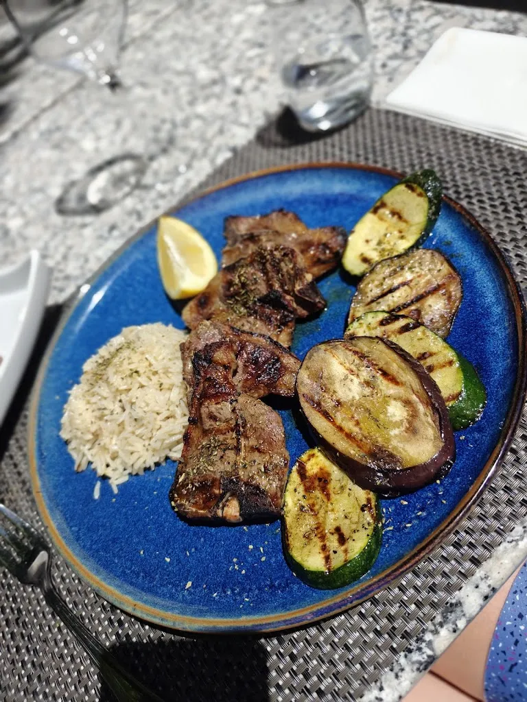 Desi Tom_Le château KALOSTA_Villeneuve_review