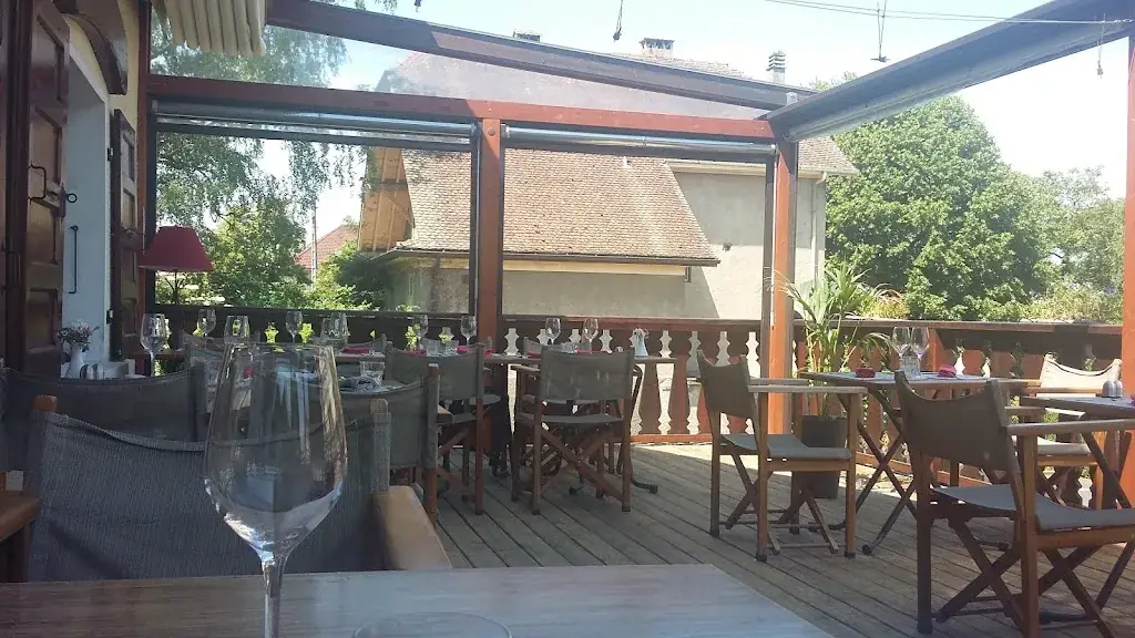 L'entre potes du 111 restaurant in Douvaine