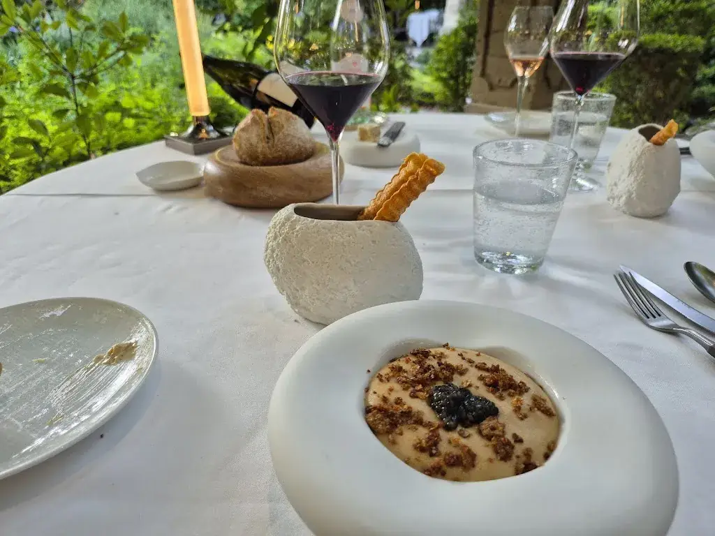 Restaurant Le Prieuré -Baumanière_Villeneuve-lès-Avignon_slider_image_3