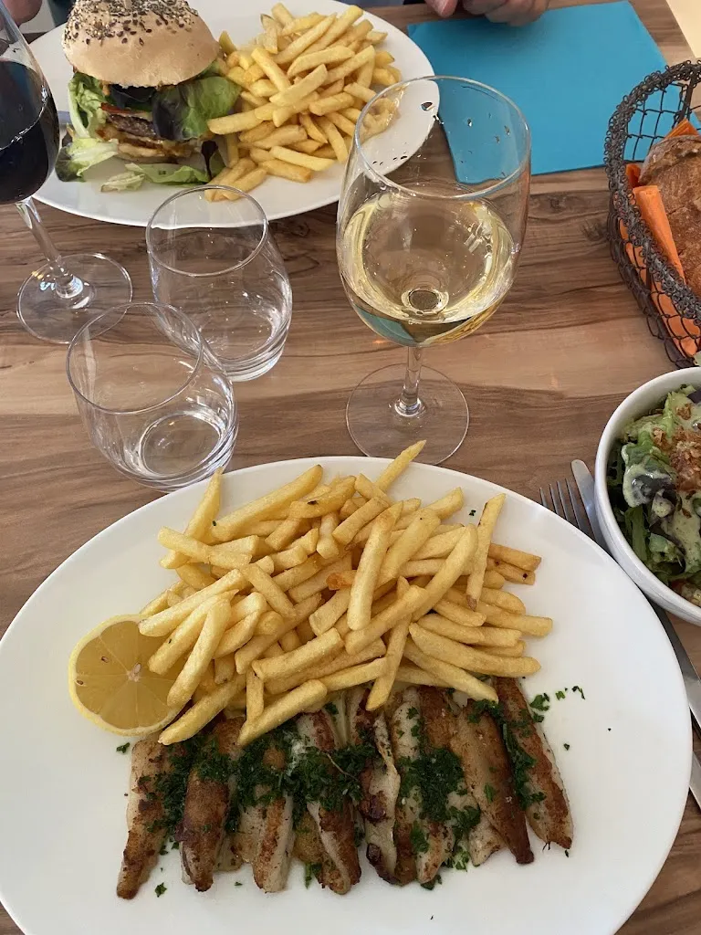 Cécile Salvy_Le Very'table_Saint-Cergues_review