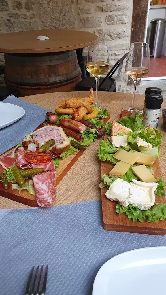 RD Seidel_Autour d'un verre_Ancy-le-Franc_review