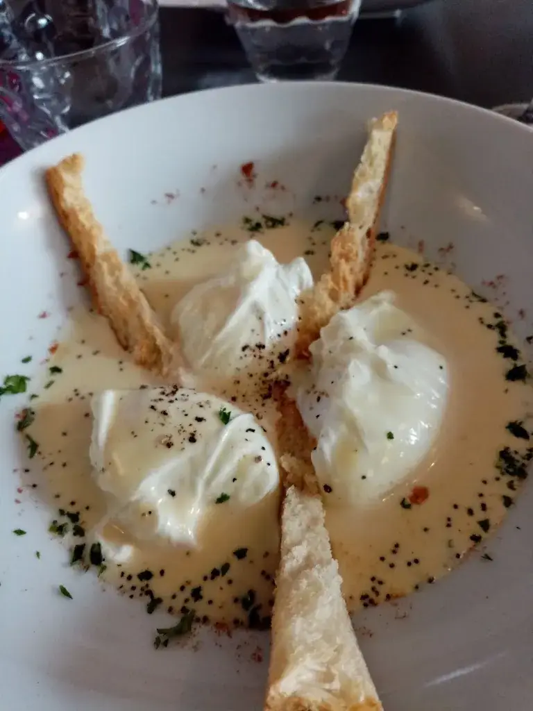 Autour d'un verre_Ancy-le-Franc_slider_image_3