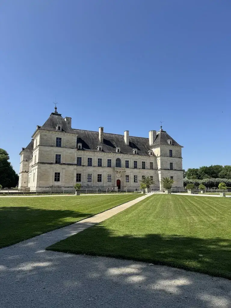 TEERAPONG HEMRA_Château d'Ancy-le-Franc_Ancy-le-Franc_review