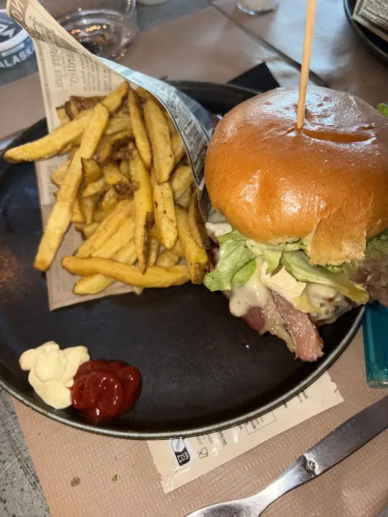 hugo boitteh_La Fabrique_Yenne_review