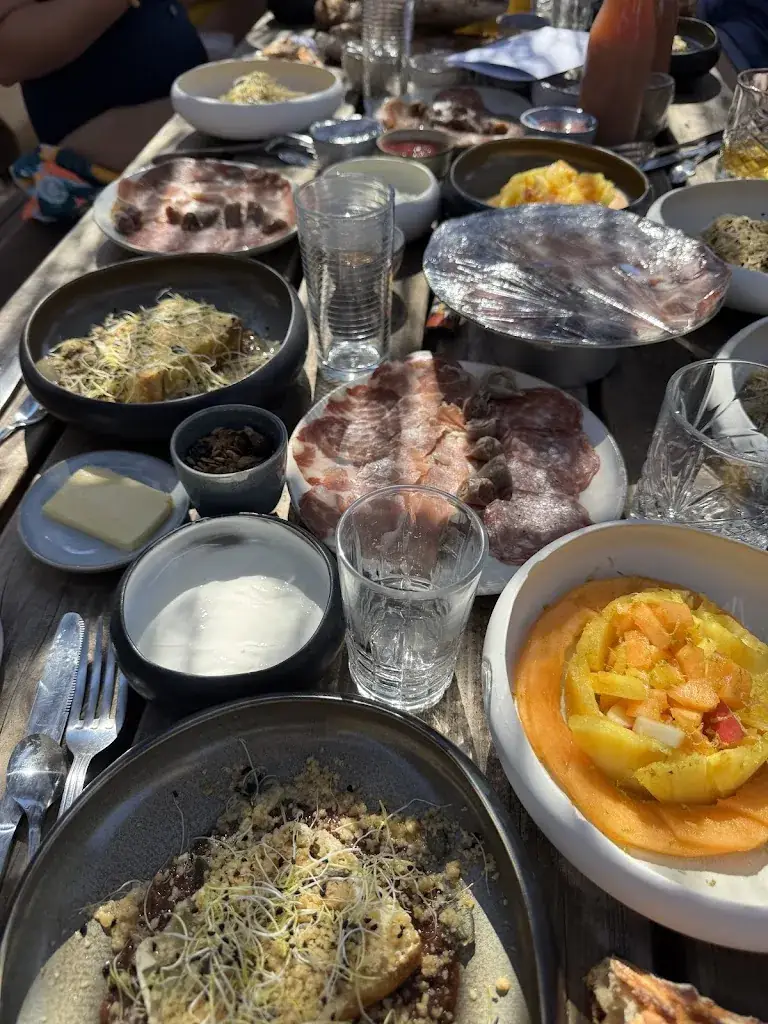 Sabrina Rozier_So'Brunch_Yenne_review