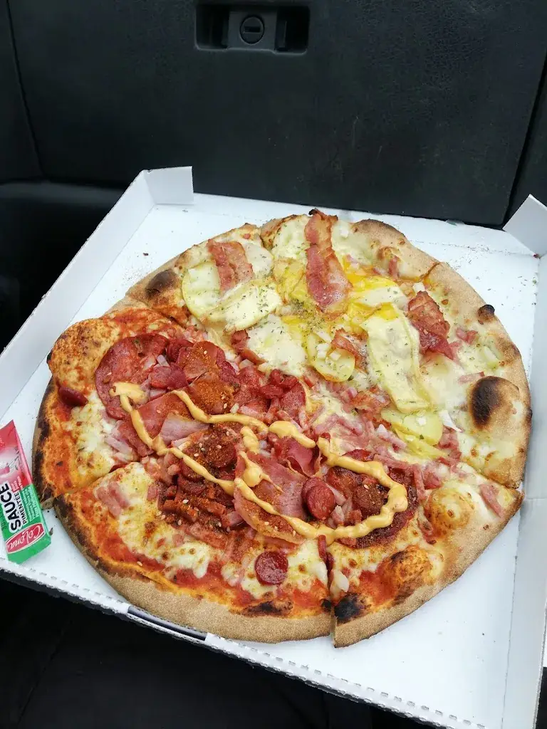 patrick fernandes_La main à la pâte, Food truck Pizza Savoie_Yenne_review