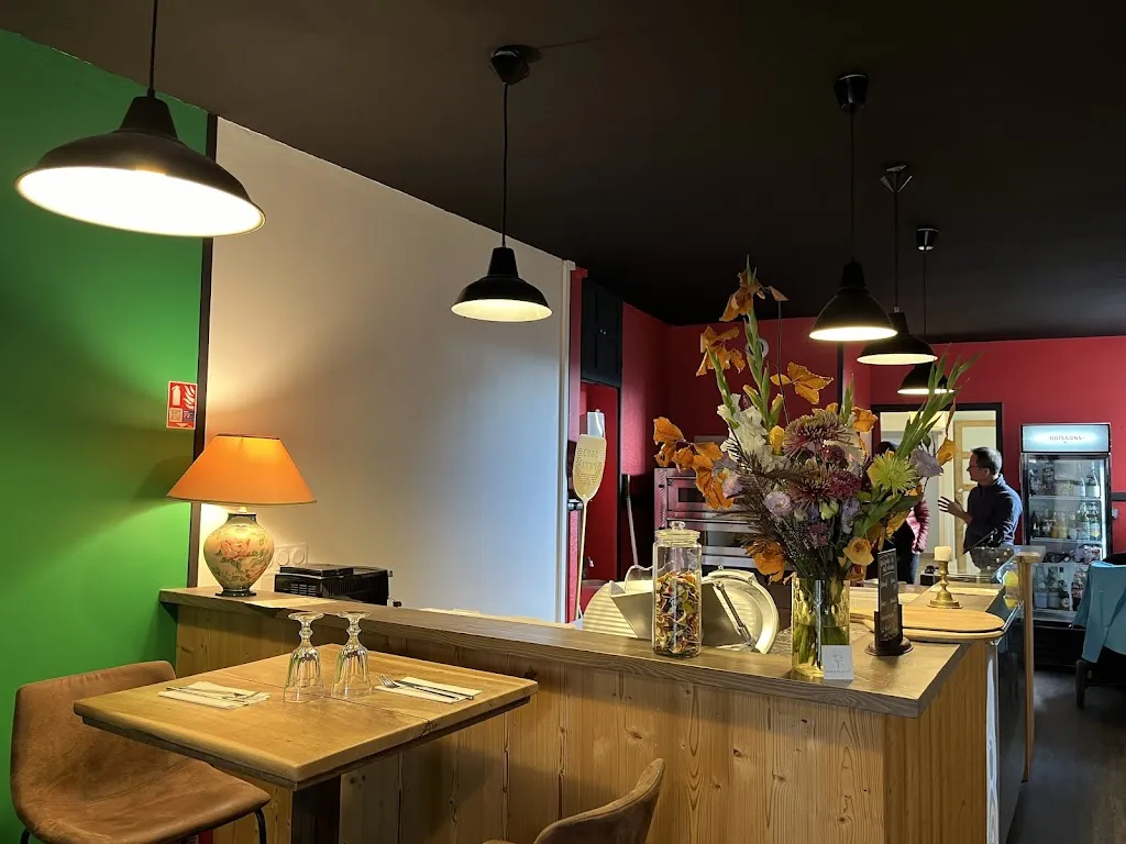 Lazza Pizza restaurant in Yenne