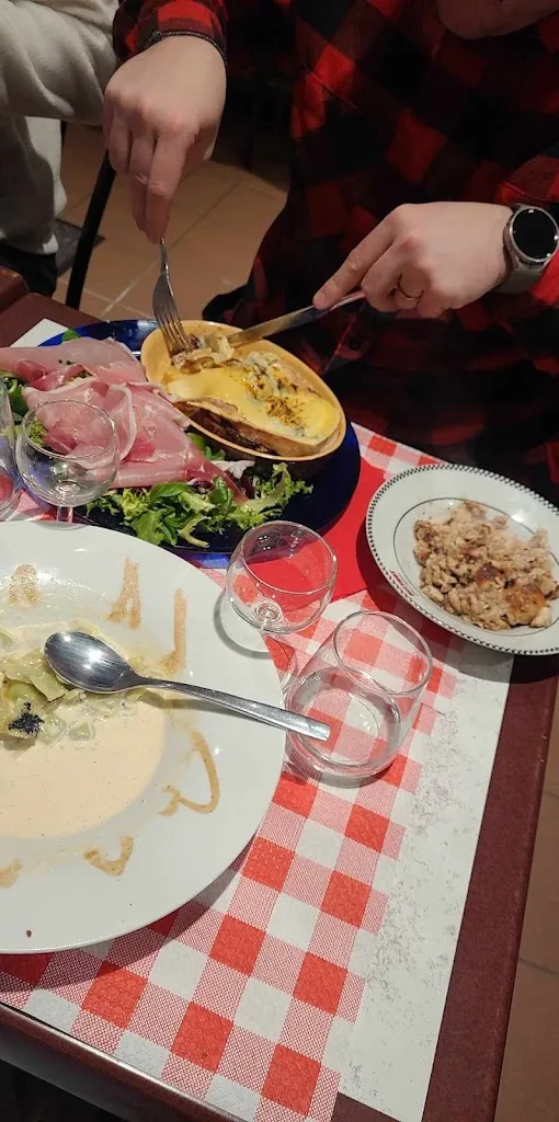 Mégane Dagoreau_Le comptoir des lônes_Villeurbanne_review