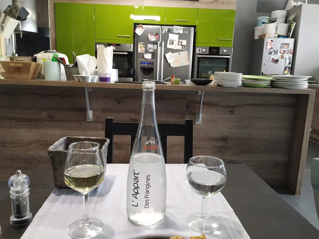 Nancy Deutman_L'Appart des frangines_Villeurbanne_recensione