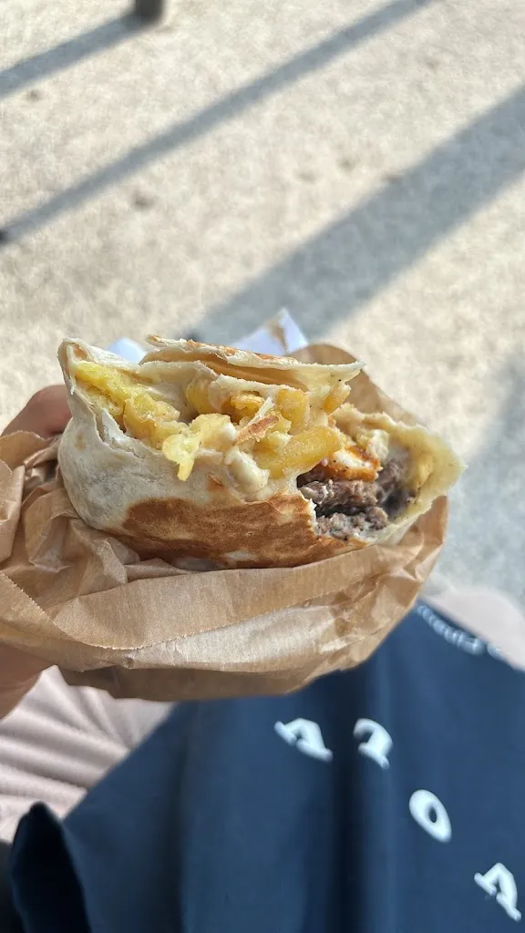 STEPHANY VALERIA PARHUANA VENEGAS_Le Special_Villeurbanne_review