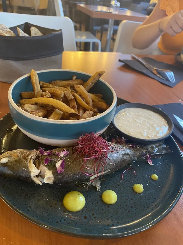 Ilham B_O LOUP BLANC_Ahuy_review