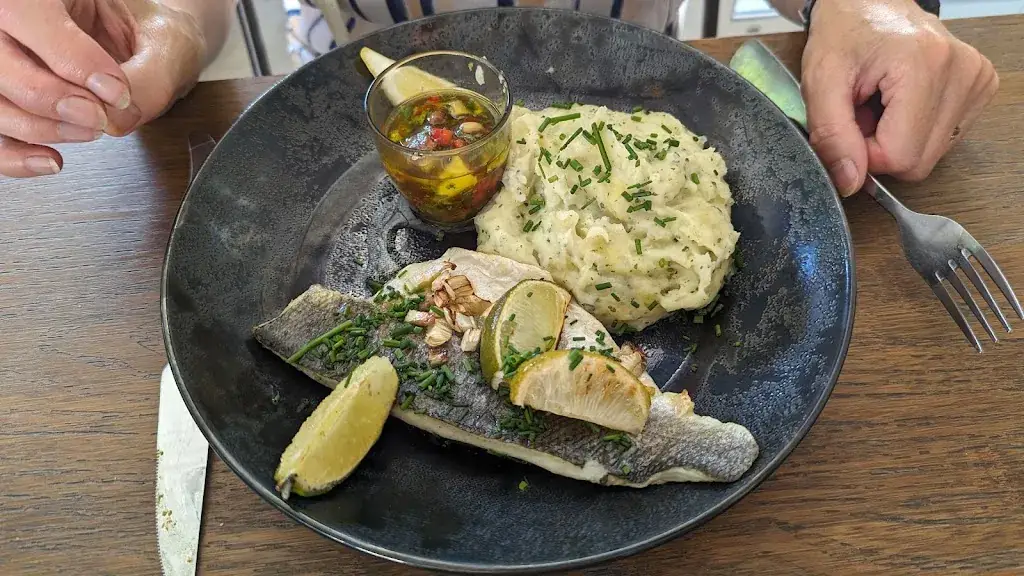 Lynn Everett_L'Atelier_Ahuy_review