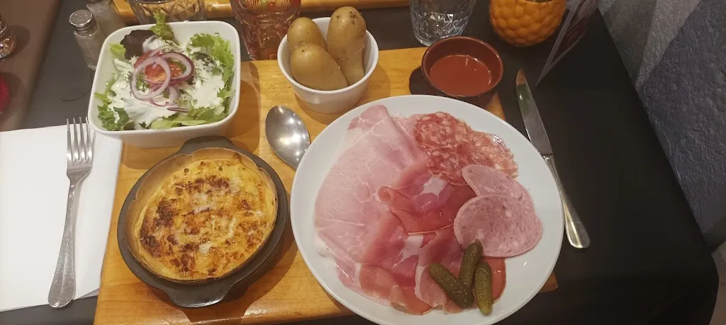 chloe leclercq_Le Chalet Gourmand_Oyonnax_review