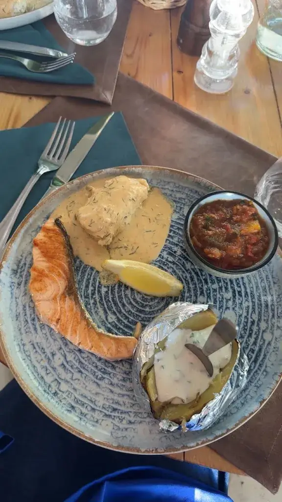 Hafsa El mahi_Le Double V restaurant_Daix_recensione