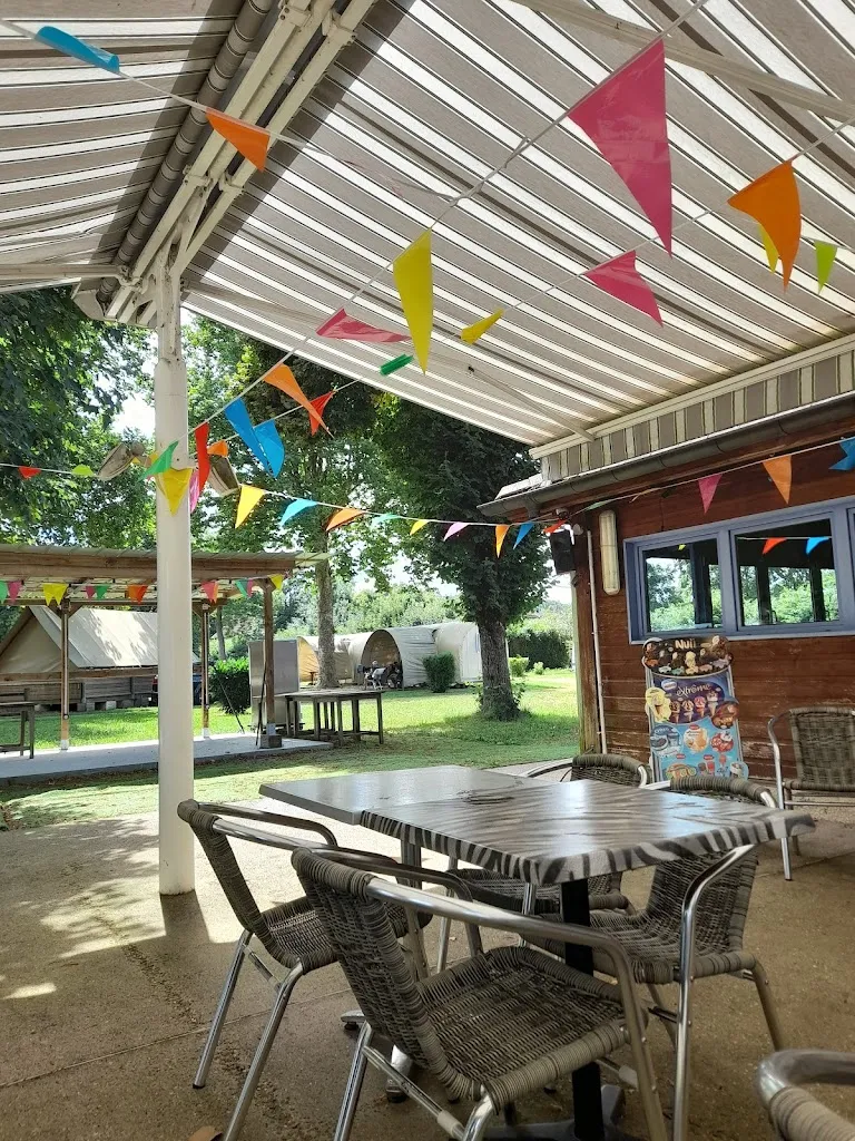 Restaurant le Bord de saône Restaurant in Athée