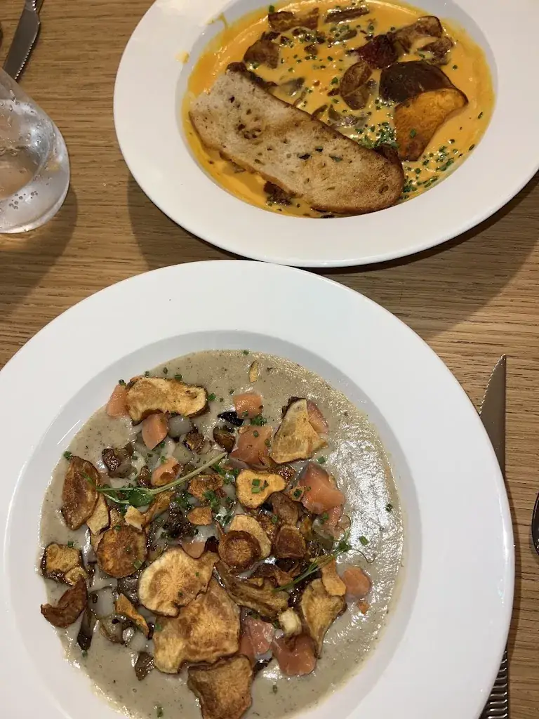 Emma_Le Cosy Restaurant Bar_Longvic_review