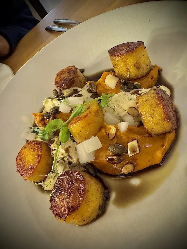 Maria Victoria Muñoz_Restaurant Deux Rivieres_Saulon-la-Rue_review