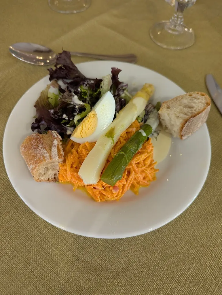 John van den Broek_Dauphiné 21_Arnay-le-Duc_review