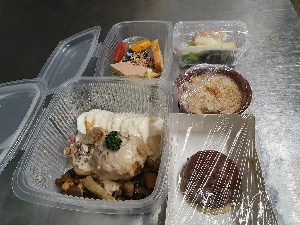 Restaurant chez henri restaurant in Arnay-le-Duc