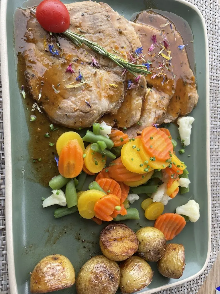 Lucia Monteleone_Buvette du Chervi_Pâquier_review