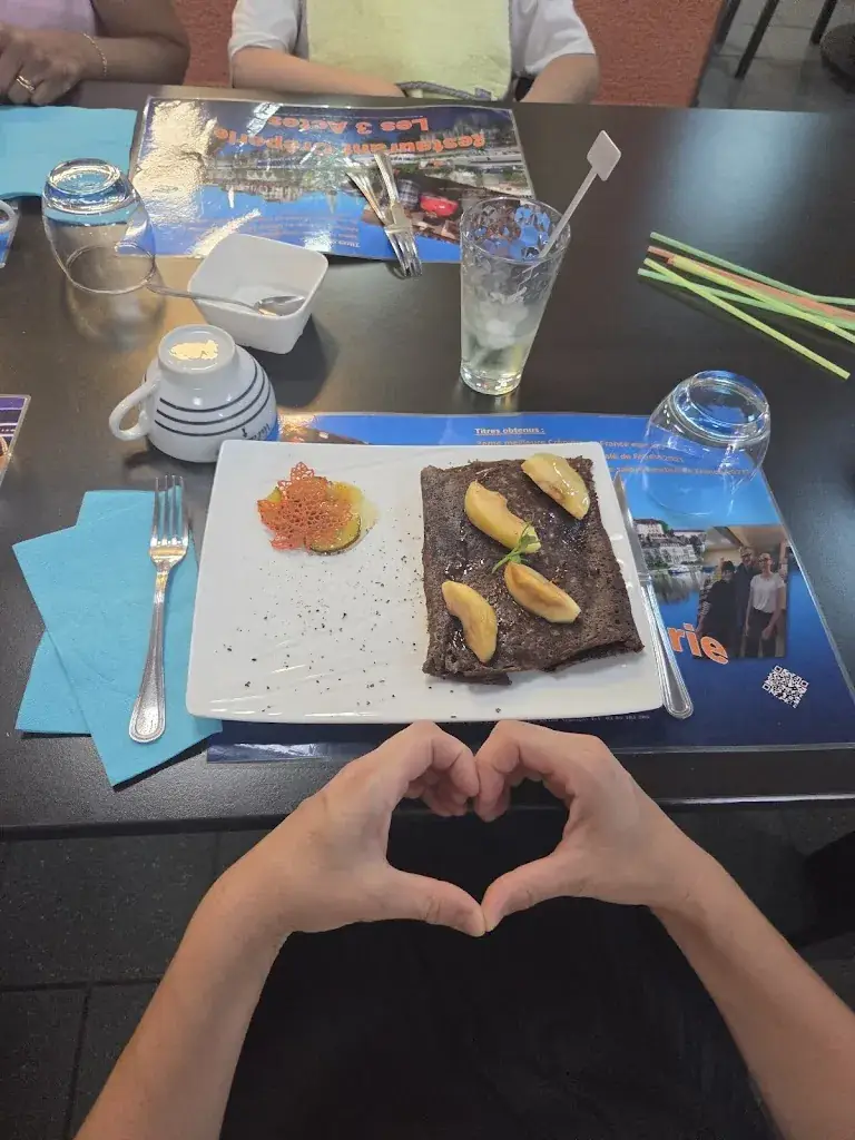 Ameline FDS_Restaurant Crêperie les 3 Actes_Appoigny_review