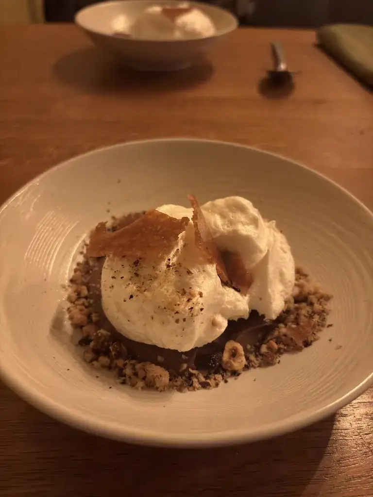 Antoine Bayssary_Le Maison Fort_Auxerre_review