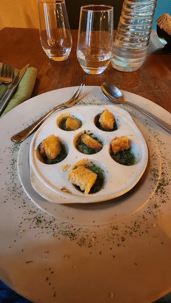 Gary Barwick_Le Maison Fort_Auxerre_review