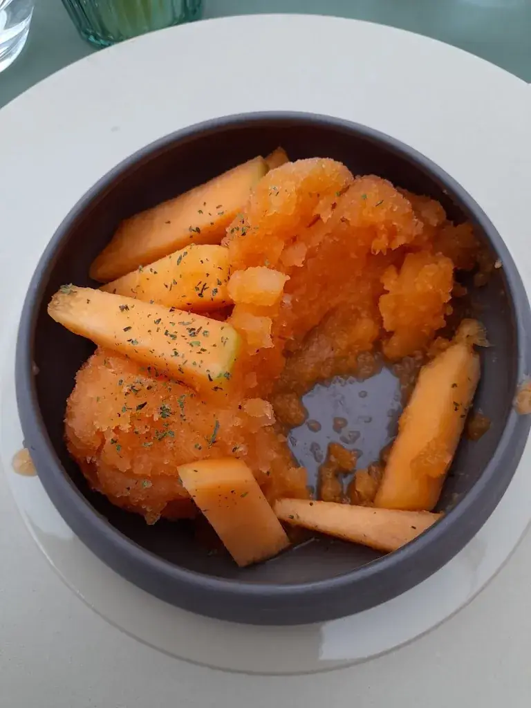 Annemarie IJkema_Le Maison Fort_Auxerre_review