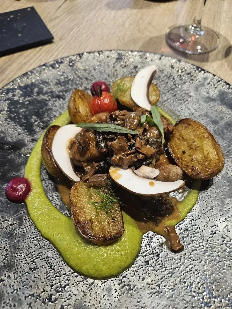 Le Sarment_Auxerre_slider_image_3