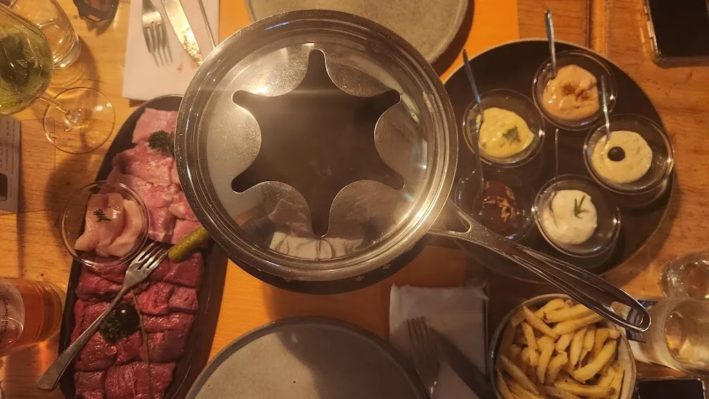 Roman Tulchinski_Le Bar’BQ Restaurant_Bulle_review