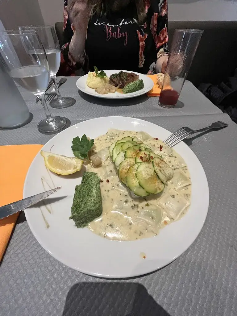 Alexis Hidalgo_Le Gril 2 l'art_Varces-Allières-et-Risset_review