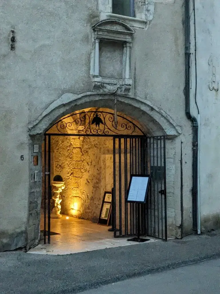 Phil Ayles_La Prévôté Restaurant Eco-Responsable_Gray_review