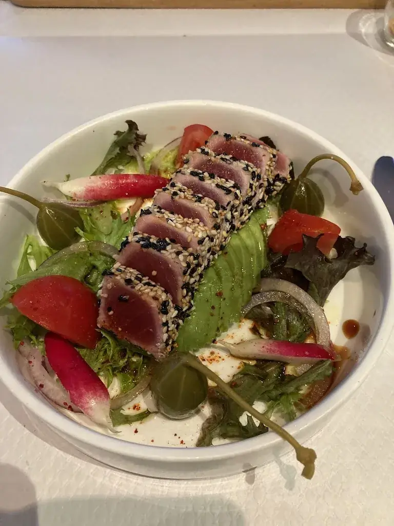 Carmela Santamaria_La Plage_Gray_review