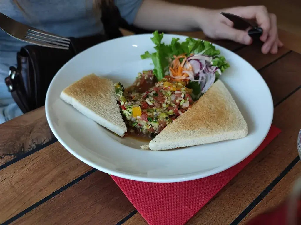 L'Aurore_Gray_slider_image_2