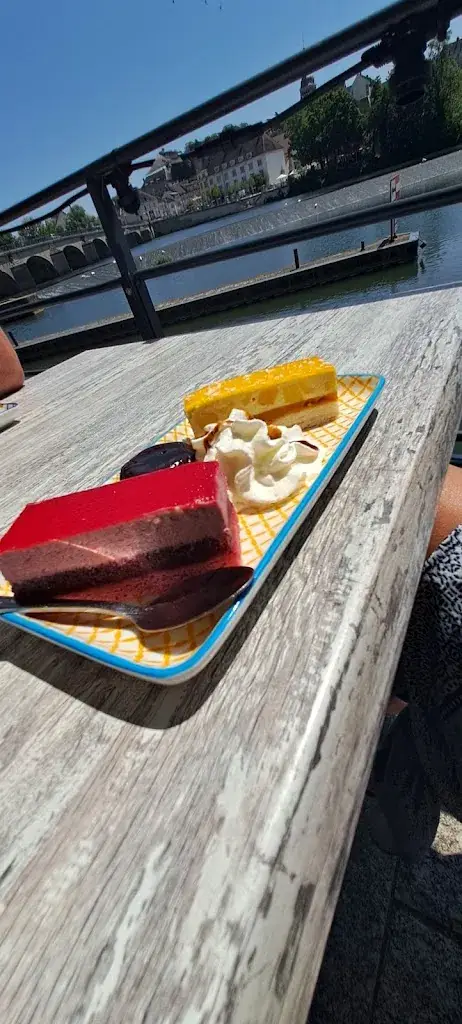 Menu_Bar de l'écluse_Gray_image_8