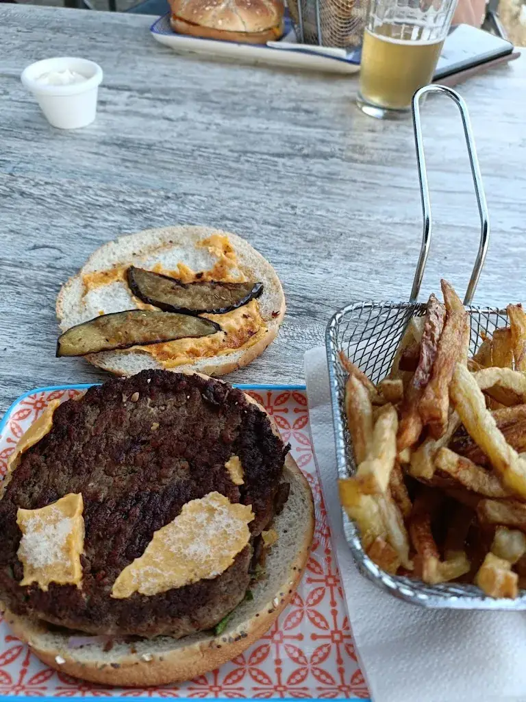 tim denyft_Bar de l'écluse_Gray_review