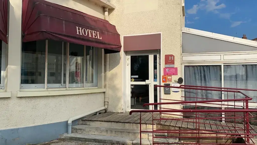 CALVIN CHOW_Hotel Bellevue_Gray_review