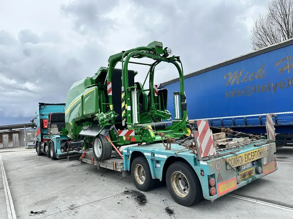 V. GALERU_John Deere_Arc-lès-Gray_review