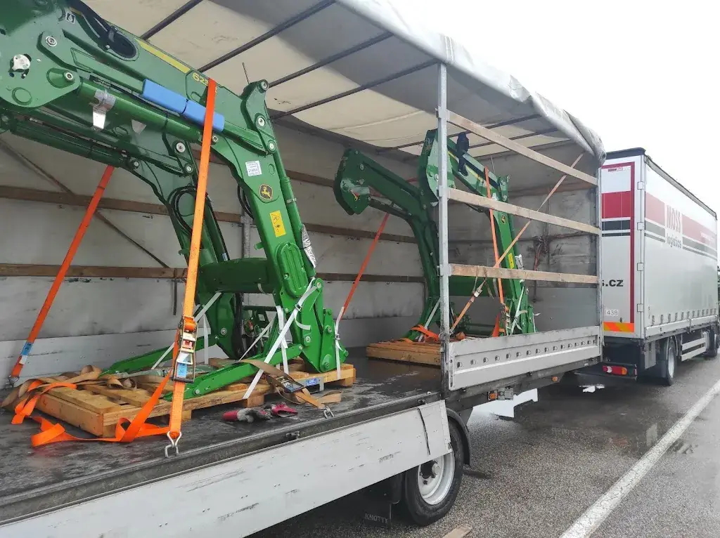 John Deere_Arc-lès-Gray_slider_image_3