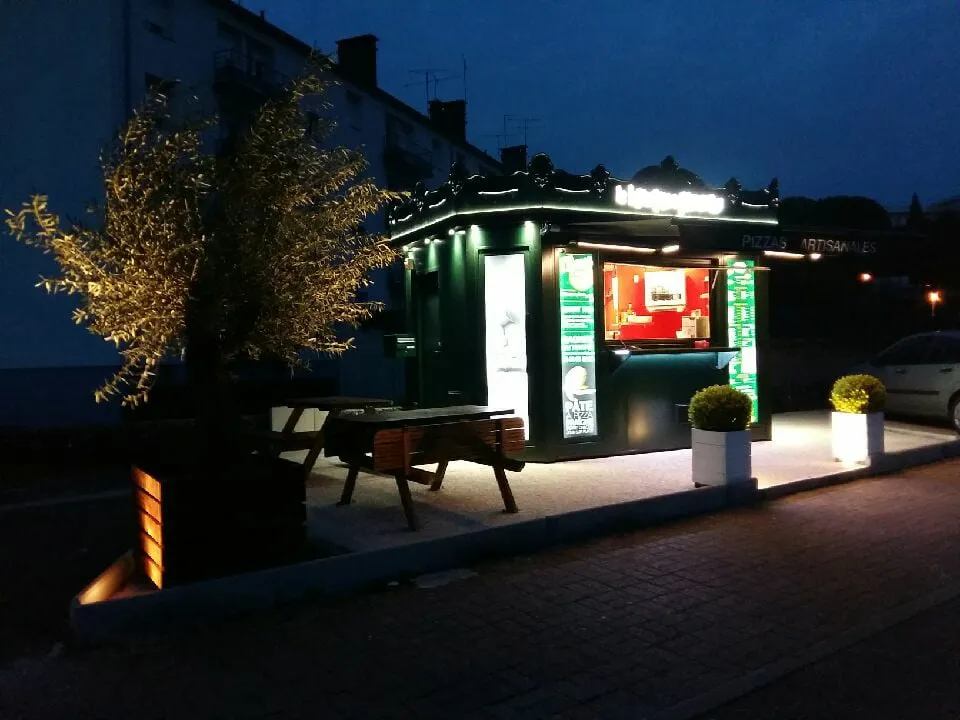 Le Kiosque à Pizzas_Gray_slider_image_2