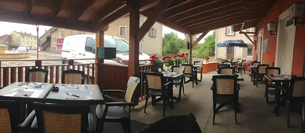 Cafe de la Place Restaurant in Bavans