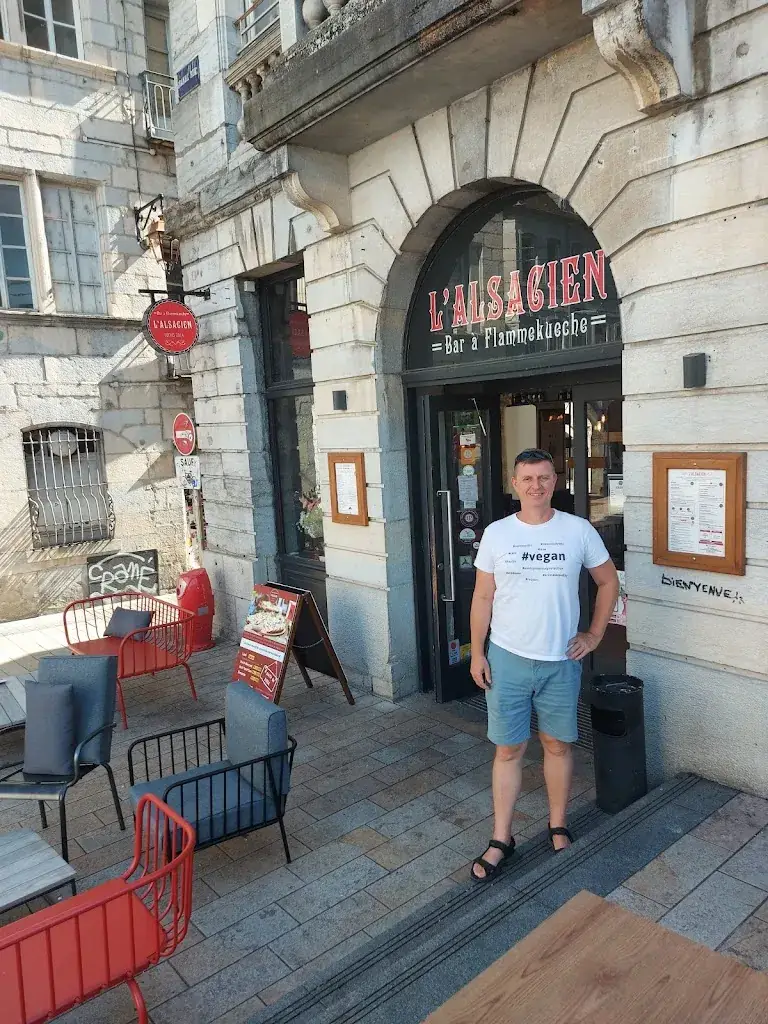 Zsolt Püspöki_L'Alsacien Besançon_Besançon_recensione