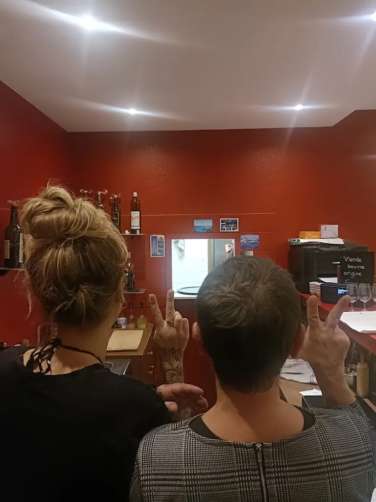 Sem De Jonge_Au Petit Jurassien_Arbois_review