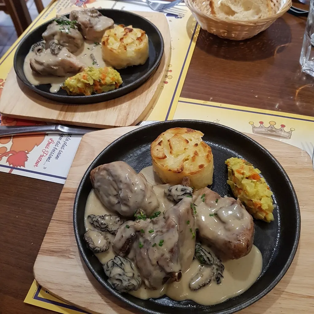 Au Petit Jurassien_Arbois_slider_image_2