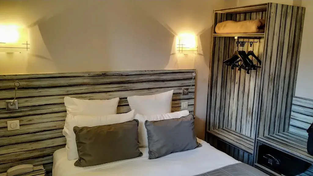 Hotel Restaurant Les Caudalies_Arbois_slider_image_2